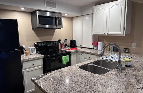 Courtice House | Affordable stay at a friendly neighborhood. Close by Durham college