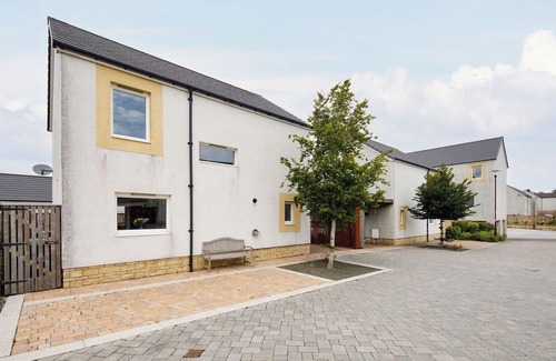 Eaglesham House | Beautiful clean spacious home Eaglesham Close to Beach, thé town and amenities.