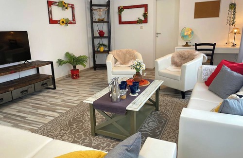 Nieder Mockstadt Apartment | Mi Casita: Charming apartments, 2 minutes from the highway.