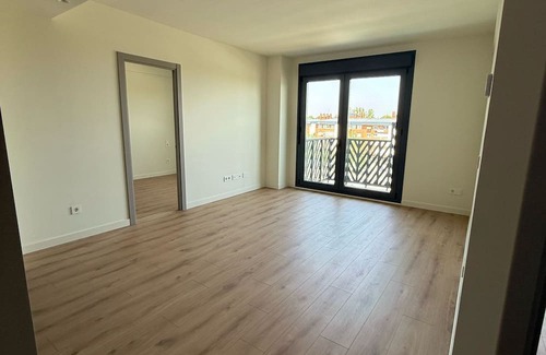 La Latina Apartment | Modern New Perfect enjoy Madrid free airport transportation.