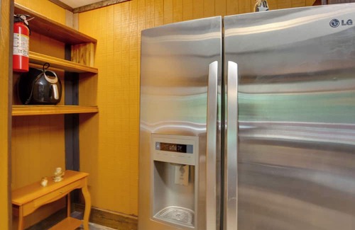 Lake Lafayette Cabin | Pet-Friendly Lake Lafayette Escape w/Fire Pit