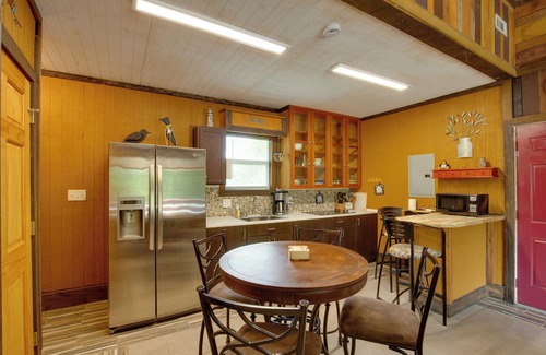 Lake Lafayette Cabin | Pet-Friendly Lake Lafayette Escape w/Fire Pit