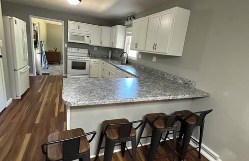 Clay House | Brown’s Bar countryliving Spacious 4 bedroom 3 full bath near Blackford Oaks WMA
