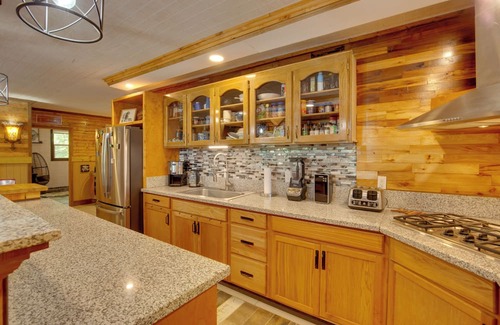 Lake Lafayette Cabin | Lakefront Family Cabin w/Patios in Odessa!