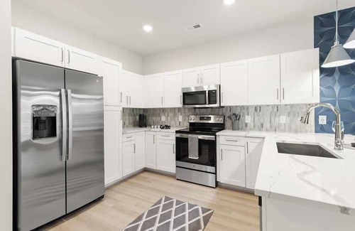 East Raleigh Apartment | Stunning Living 5 Min From Downtown