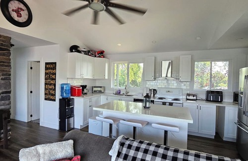 Baddow Cottage | Retreat On The Lake