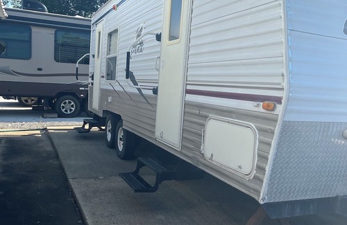 Cameron RV Rental | Nice campground with AC in charming Cameron next to beach and LNG plant.