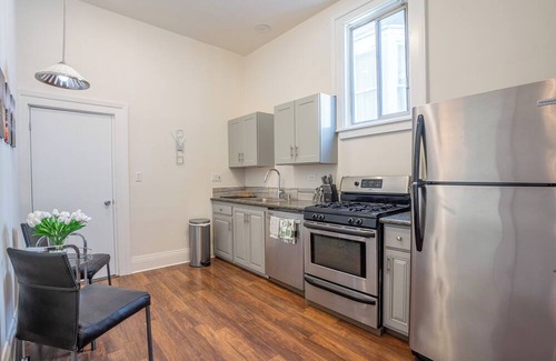 Lower Haight Apartment | Spacious 3 Bd 2 Ba w/Bonus Room, Laundry in Central Hayes Valley, Pet Friendly