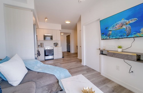 Kitchener Condo | Modern Downtown Condo w/Gym