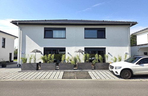 Muldestausee Apartment | Apartment 'Schlossterrassen 8b' with Private Terrace, Shared Garden and Wi-Fi