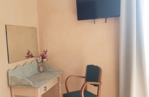 Valle-de-Campoloro Bed & Breakfast | A Caserella - Chambre d'hôte avec salle de bain non attenante et vue sur mer