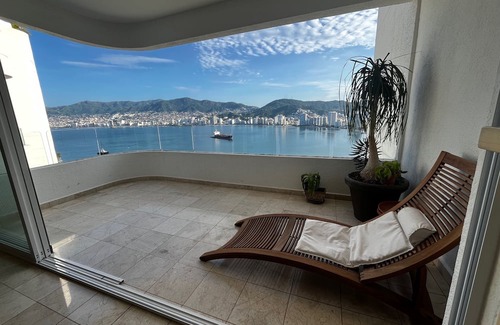 Playa Guitarron Apartment | Condo with spectacular view of the Acapulco bay