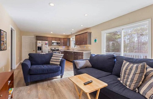 North Deering Apartment | Serene & Charming 2BR Guest Apartment – Near Trails & Downtown Portland