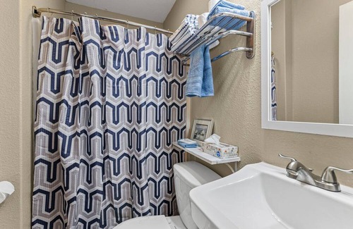 Paola Apartment | Studio Apartment Charming Kansas Hideaway Near Downtown w/Parking