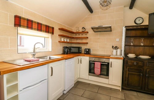 West Heslerton Cottage | COWSHED COTTAGE, pet friendly, with a garden in Rillington