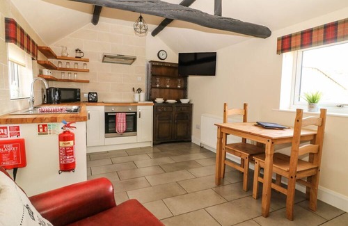 West Heslerton Cottage | COWSHED COTTAGE, pet friendly, with a garden in Rillington