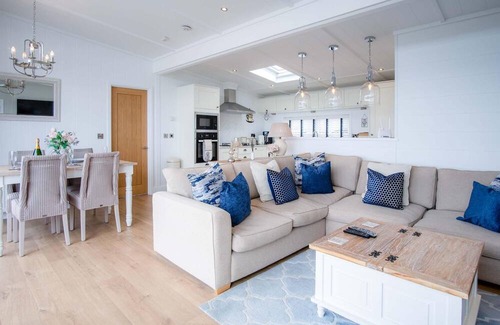 Wiseman's Bridge House | Shearwater 30 - 2 Bedroom Lodge - Summerhill