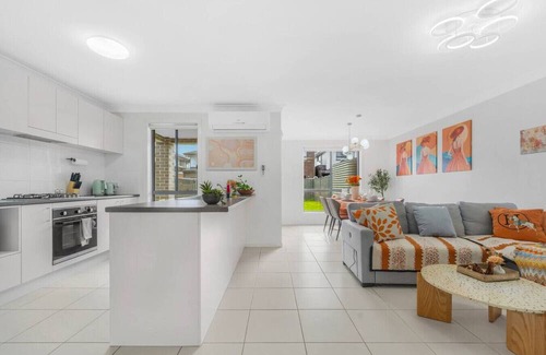 Werrington Apartment | Quiet and Cozy 4 Bedrooms in Werrington