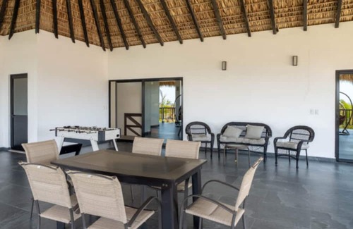 San Pedro Mixtepec Villa | 4-bedroom villa in fabulous Puerto Escondido with AC, WiFi, private pool.