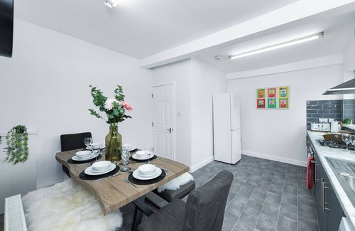 Southwell Apartment | Southwell 3-Bed | Near Racecourse, Minster & Trails