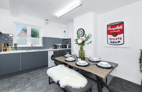 Southwell Apartment | Southwell 3-Bed | Near Racecourse, Minster & Trails