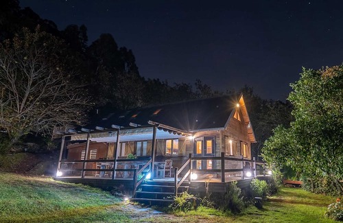 Puebla del Caraminal Cottage | Wooden House in Remanso do Manantial