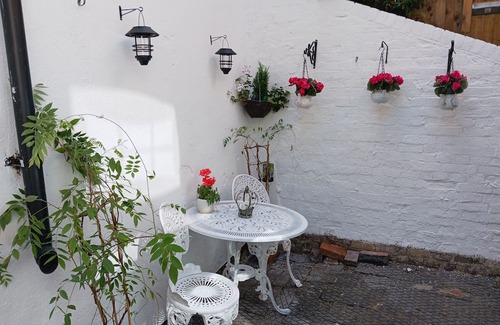 Welwyn Cottage | Charming cottage in the beautiful village of Welwyn. Pet-friendly!