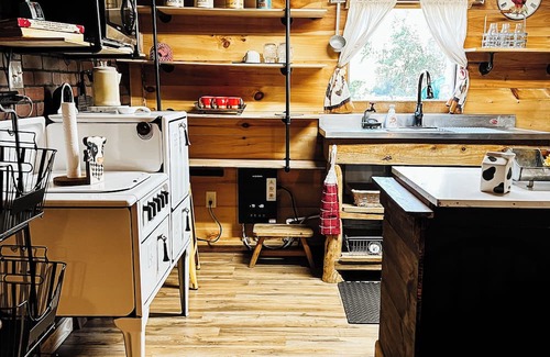 Norristown Cabin | Nana + Papa's Place: Rustic Pondside Cabin