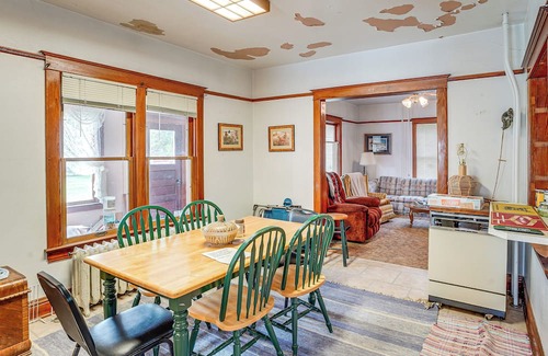 Zeeland House | Cozy Rural Hideaway in McIntosh County!