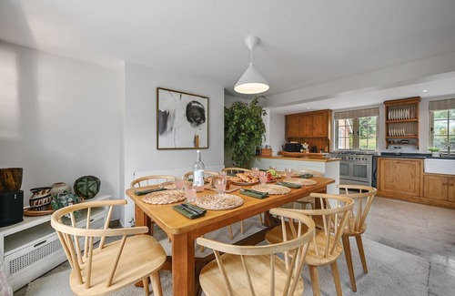 Rye Cottage | Pelsham Farm Cottage - a holiday let that sleeps 8 guests in 4 bedrooms