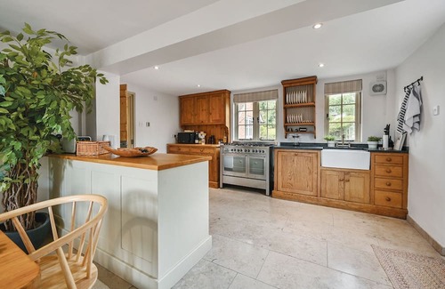 Rye Cottage | Pelsham Farm Cottage - a holiday let that sleeps 8 guests in 4 bedrooms