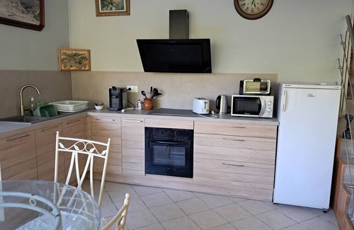 Carla-de-Roquefort Cottage | Apartment 'Moulin Ariège' with Mountain View, Private Garden and Air Conditioning