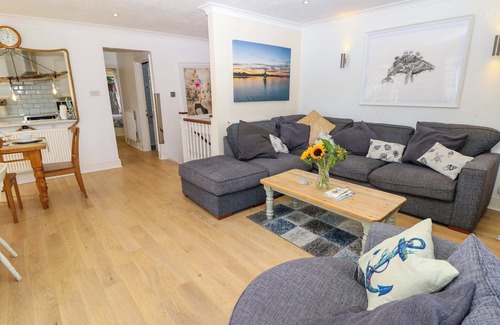 Hamble-le-Rice Cottage | RIVERVIEW, pet friendly, country holiday cottage in Hamble