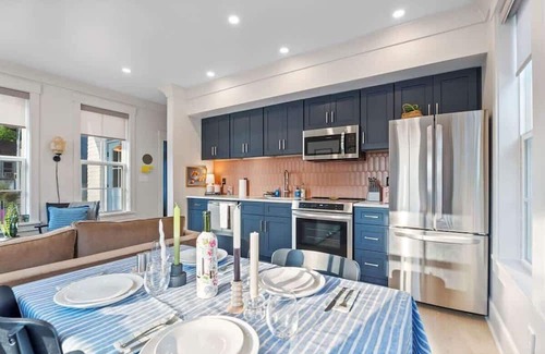 Durham House | 8BR Urban Retreat w/Deck, Near Downtown Durham