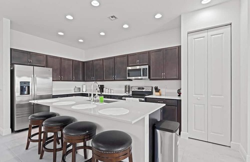 Hunt Club House | Tranquil 5-bedroom house with AC in Westlake