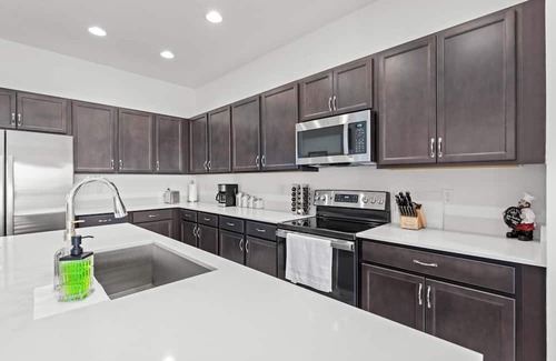 Hunt Club House | Tranquil 5-bedroom house with AC in Westlake
