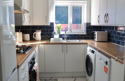 Maidstone House | Exquisite 3 Bed Home-Free Parking-Long Stay Discounts
