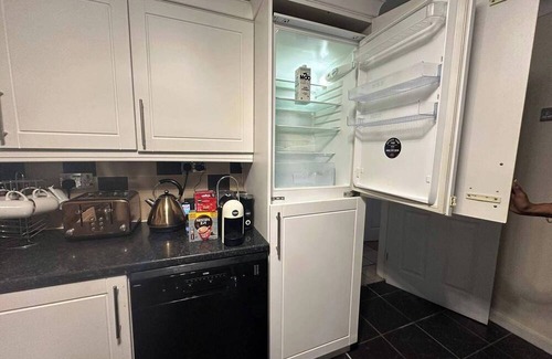 Clacton-on-Sea House | 4 Bedroom Seaside House in Clacton-on-Sea Sleeps 8