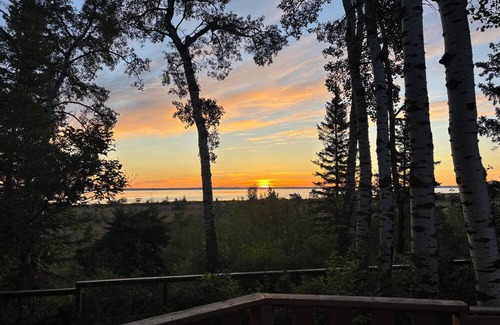 Division No. 8 Cabin | Spacious four season lake front Cabin on Gull Lake