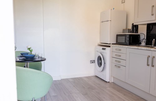 Basildon Apartment | KingsVilla Annex | Basildon