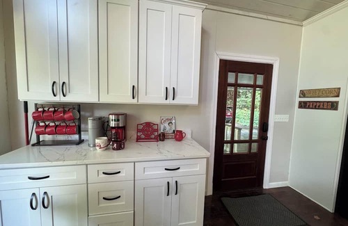 Duncanville House | Legends Lodge: A woodland retreat near University of Alabama!