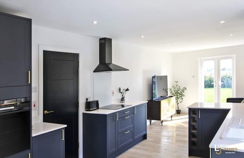 Attleborough House | Bright & Stylish 2 Bedroom Bungalow Retreat in Attleborough