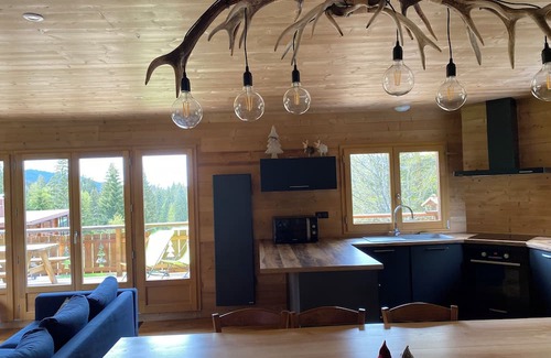 Premanon Ski Chalet | Cosy and comfortable 4-star chalet in a peaceful natural setting