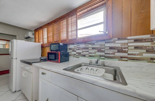 Miramar Apartment | 5 Mi to Hollywood Blvd! Miramar Apt w/Shared Pool