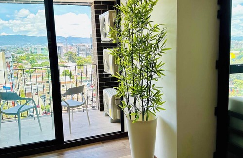 Zona 10 Apartment | Brand New Elegant Apt. Retreat in Z.10 3 Bedroom