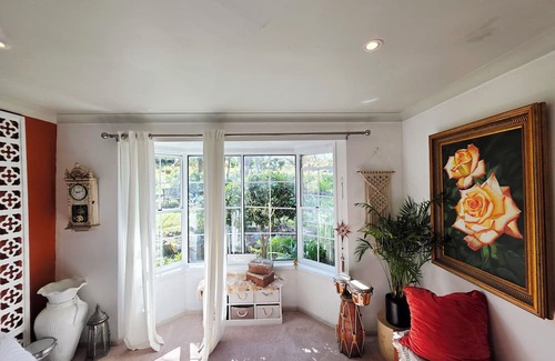 Woodford House | Spacious 3-Bedroom Bushland Mountains Retreat Close to Famous Waterfalls