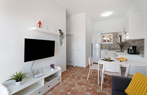 San Miguel de Abona Apartment | Vacation 'La Sabina De Manuel3' with Sea View, Private Terrace and Wi-Fi