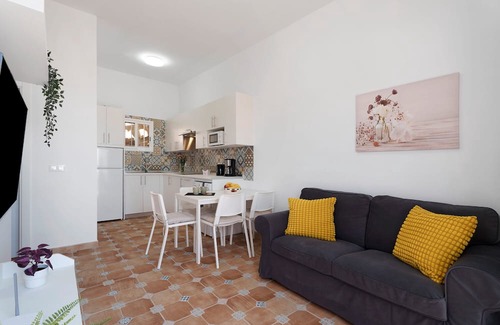 San Miguel de Abona Apartment | Vacation 'La Sabina De Manuel3' with Sea View, Private Terrace and Wi-Fi