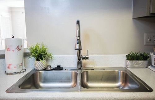 Sandy Springs Apartment | Chic 1-bedroom apartment with fitness room and AC in Sandy Springs