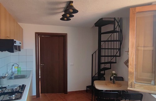 Sangineto Apartment | Maisonette – authentic village, sea view